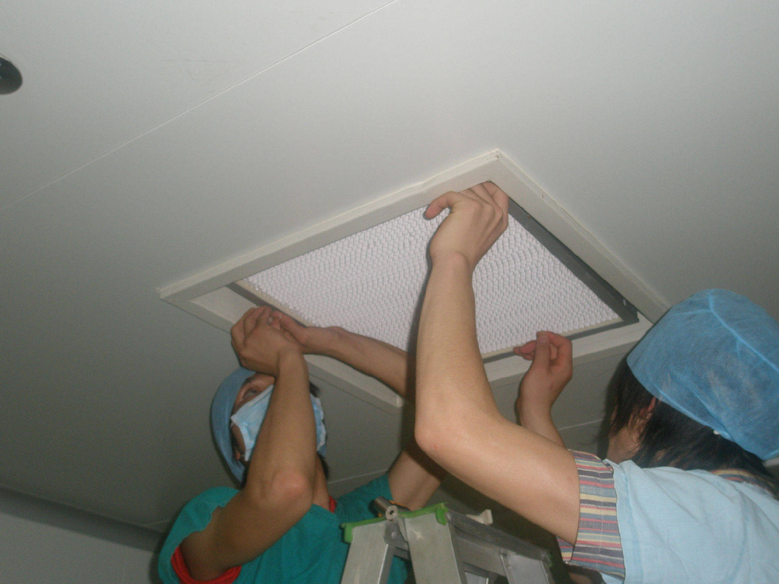 9博体育医院手术室空气净化系统（西安初中高效空气过滤器在洁净手术室里的应该方法）(图3)