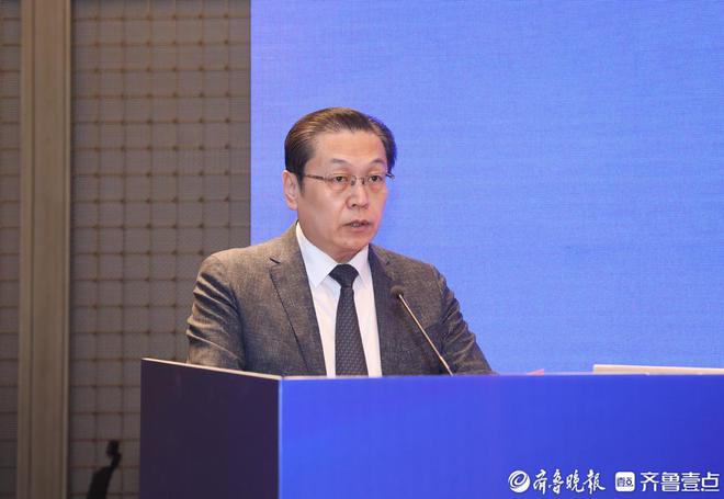 青岛国信集团与9博体育中国生物制药、青岛海洋生物医药研究院签约(图1)