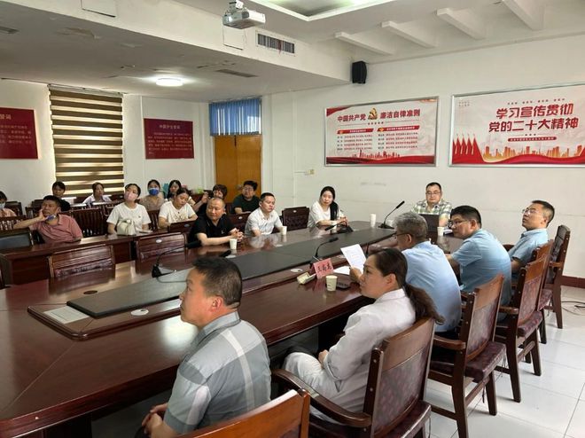 固始县2024年血液净化治疗质控中心会议暨质控专题培训会在县人民医院顺利召开(图3)